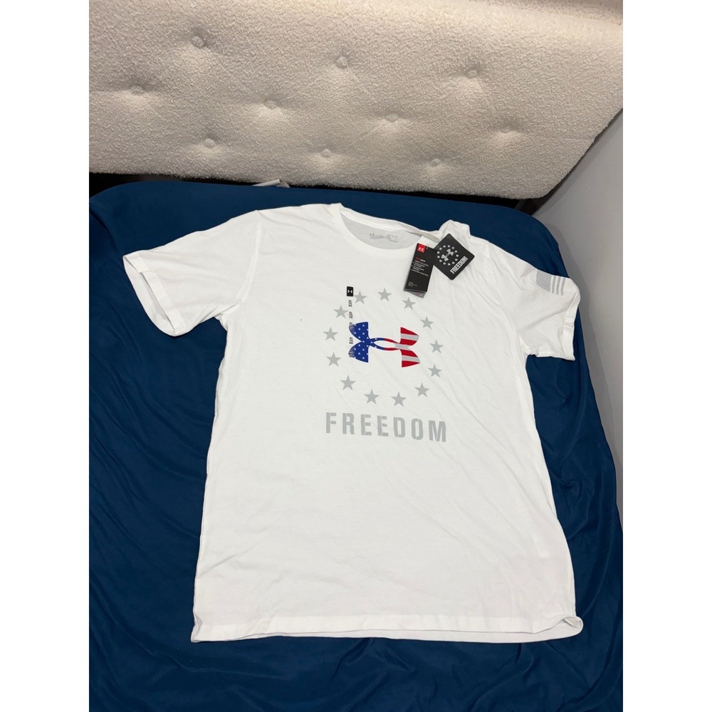 Under Armour Freedom HeatGear Mens XL White T-Shirt Patriotic American Flag NWT
